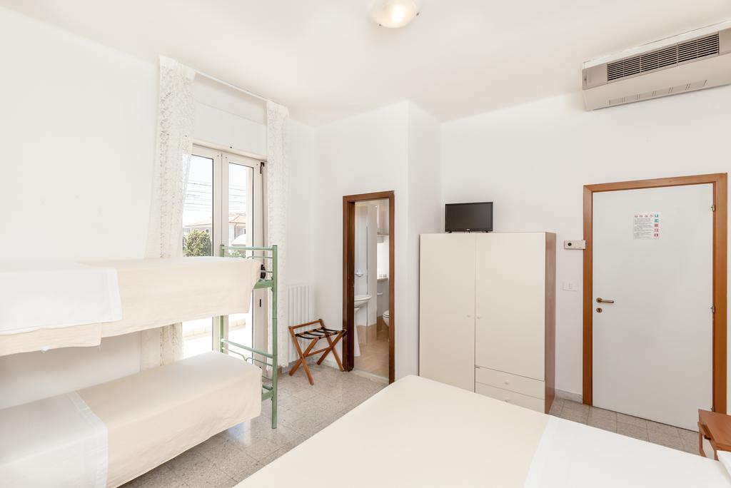 Hotel Chiar Di Luna Senigallia Exterior foto
