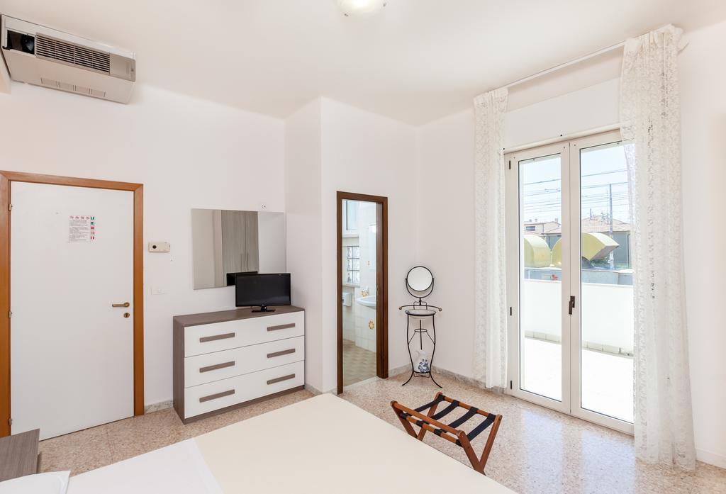 Hotel Chiar Di Luna Senigallia Cameră foto
