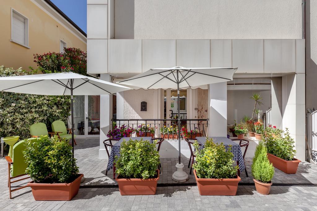 Hotel Chiar Di Luna Senigallia Exterior foto