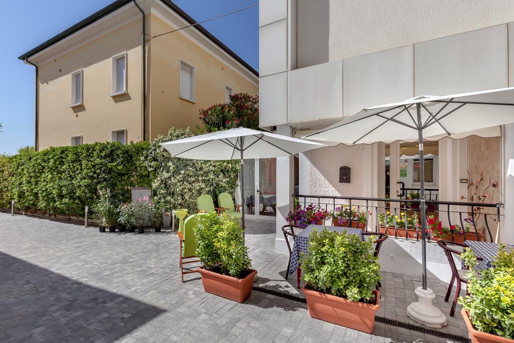 Hotel Chiar Di Luna Senigallia Exterior foto