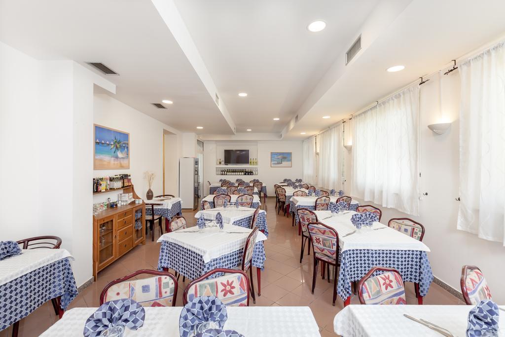 Hotel Chiar Di Luna Senigallia Exterior foto