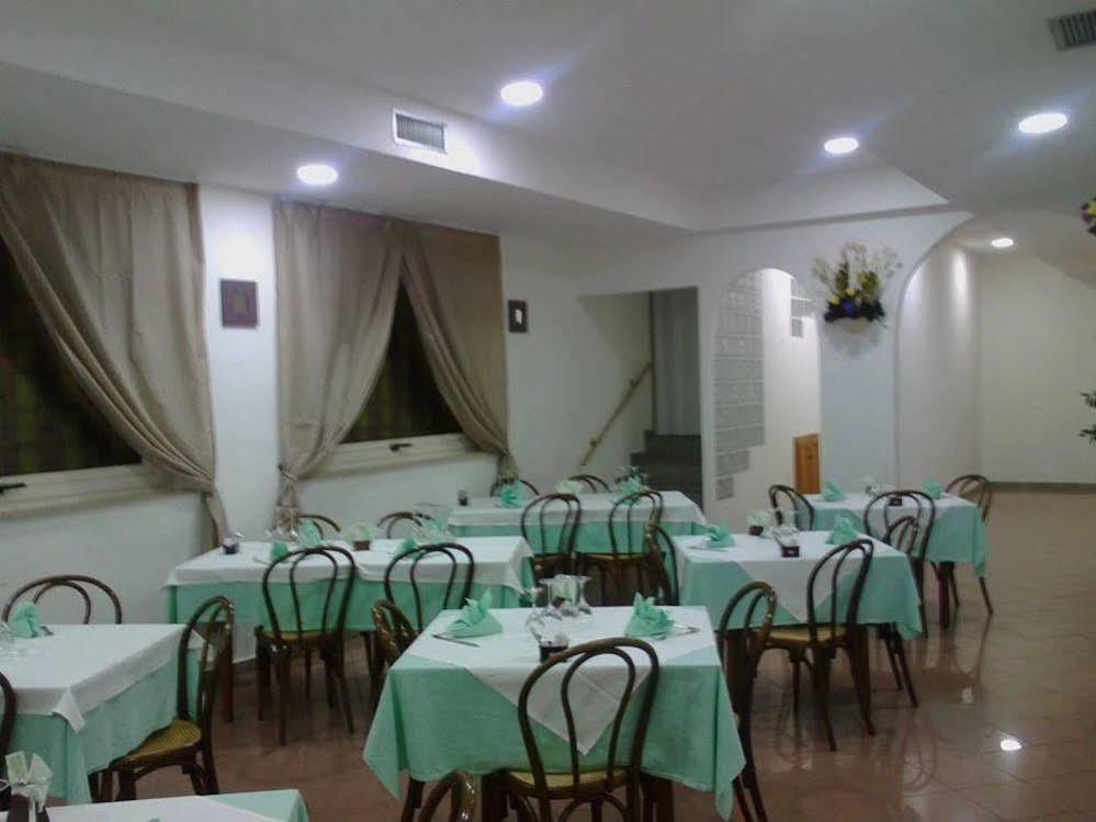 Hotel Chiar Di Luna Senigallia Exterior foto